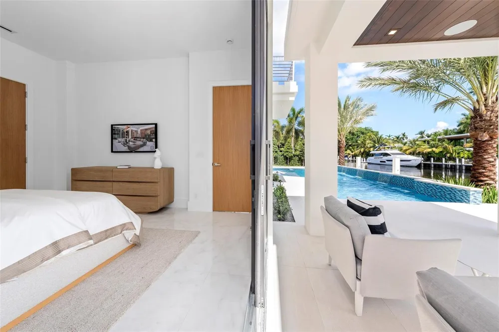 24 Fiesta Way Fort Lauderdale, FL 33301
