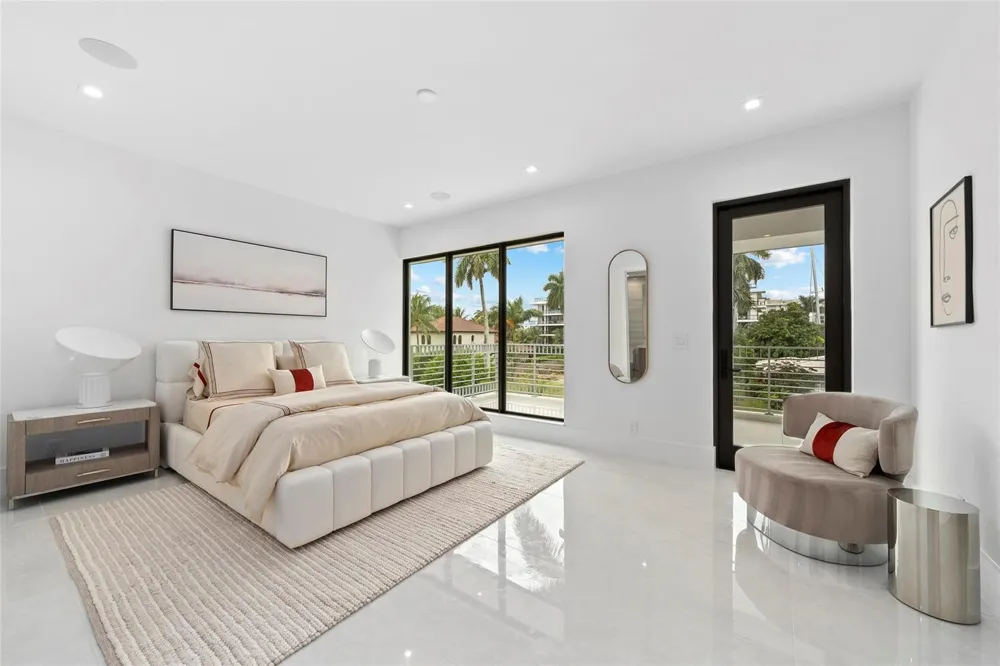 24 Fiesta Way Fort Lauderdale, FL 33301