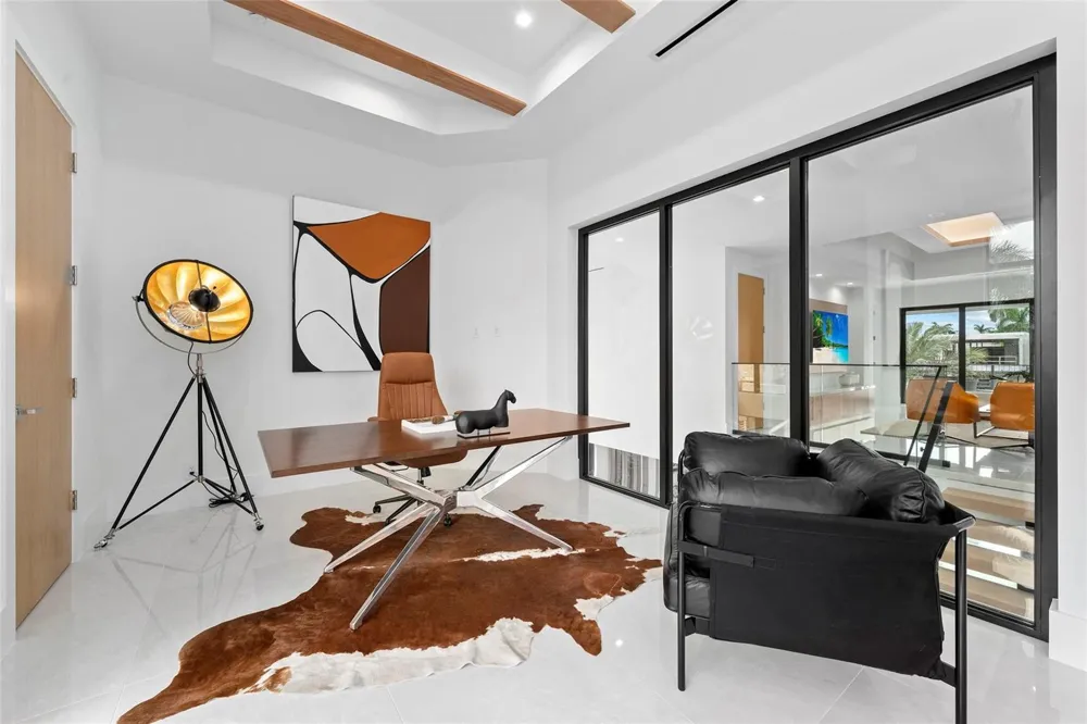24 Fiesta Way Fort Lauderdale, FL 33301
