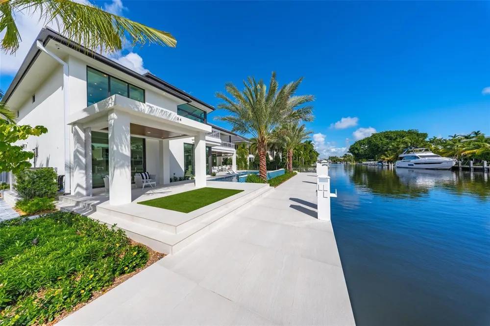 24 Fiesta Way Fort Lauderdale, FL 33301