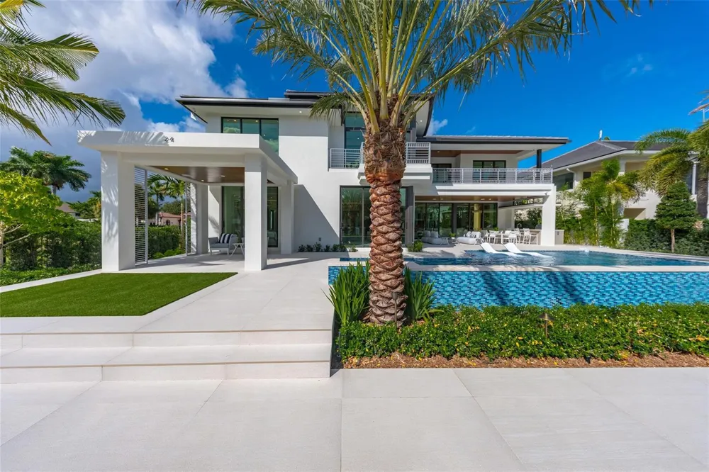 24 Fiesta Way Fort Lauderdale, FL 33301