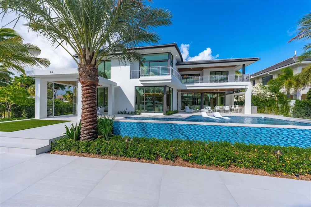 24 Fiesta Way Fort Lauderdale, FL 33301