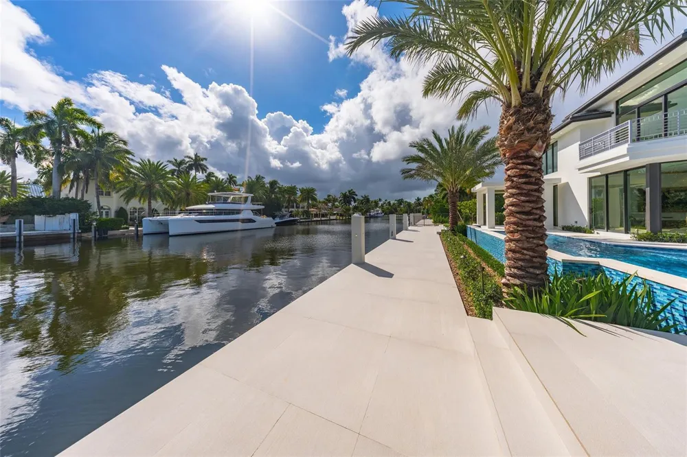 24 Fiesta Way Fort Lauderdale, FL 33301