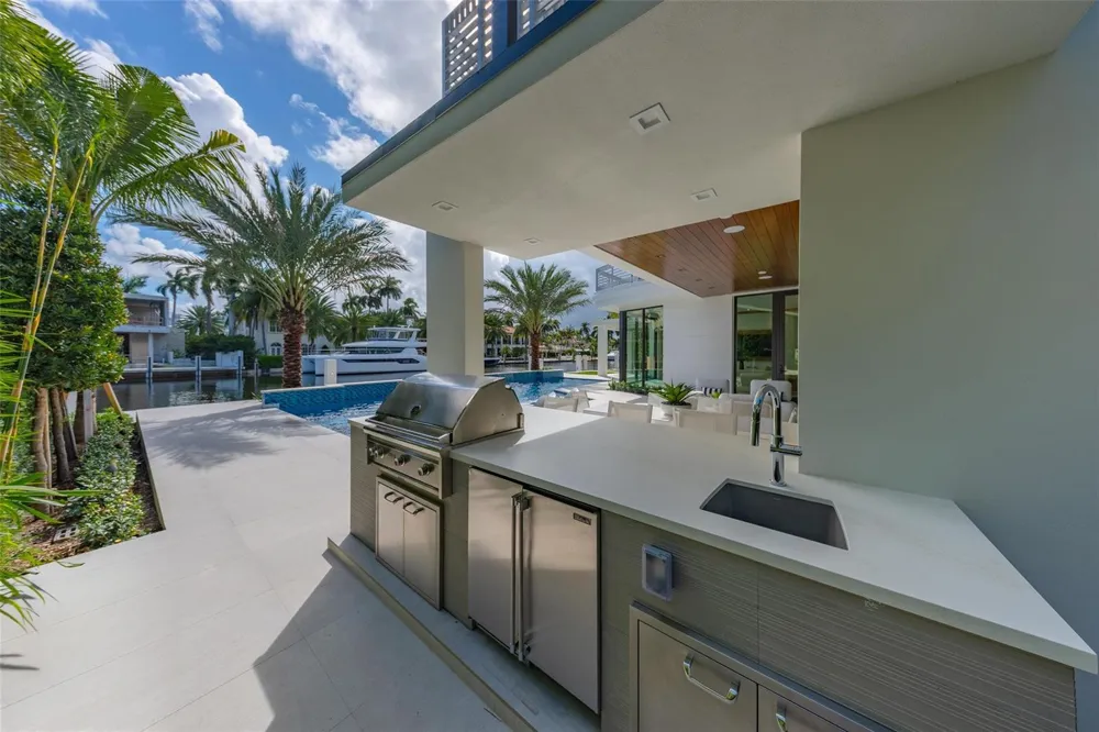 24 Fiesta Way Fort Lauderdale, FL 33301