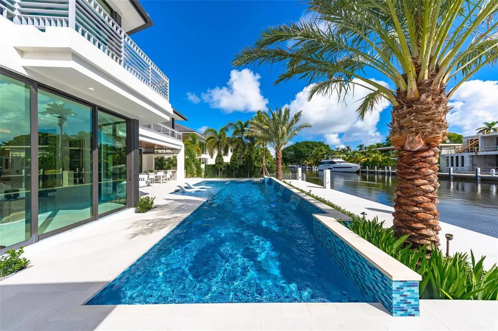 24 Fiesta Way Fort Lauderdale, FL 33301