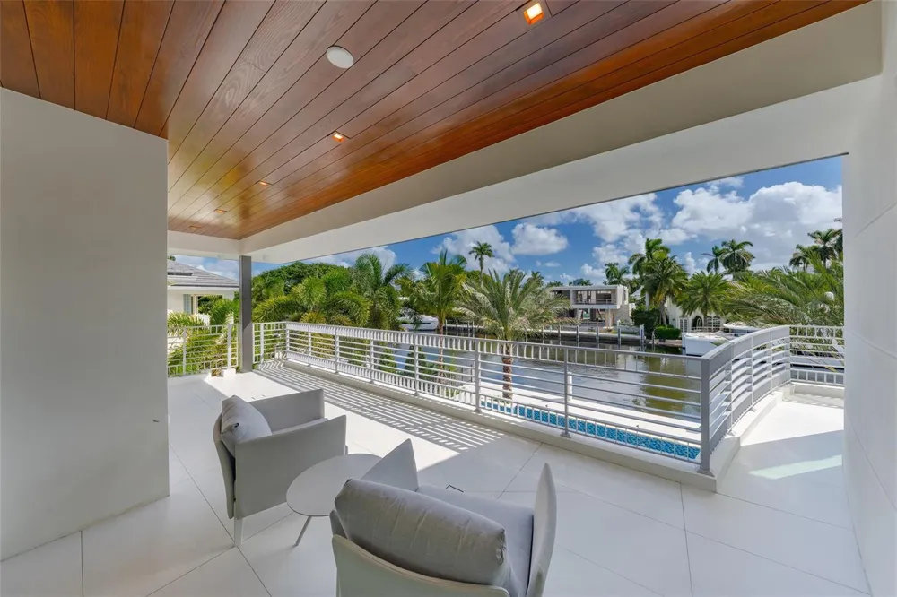 24 Fiesta Way Fort Lauderdale, FL 33301