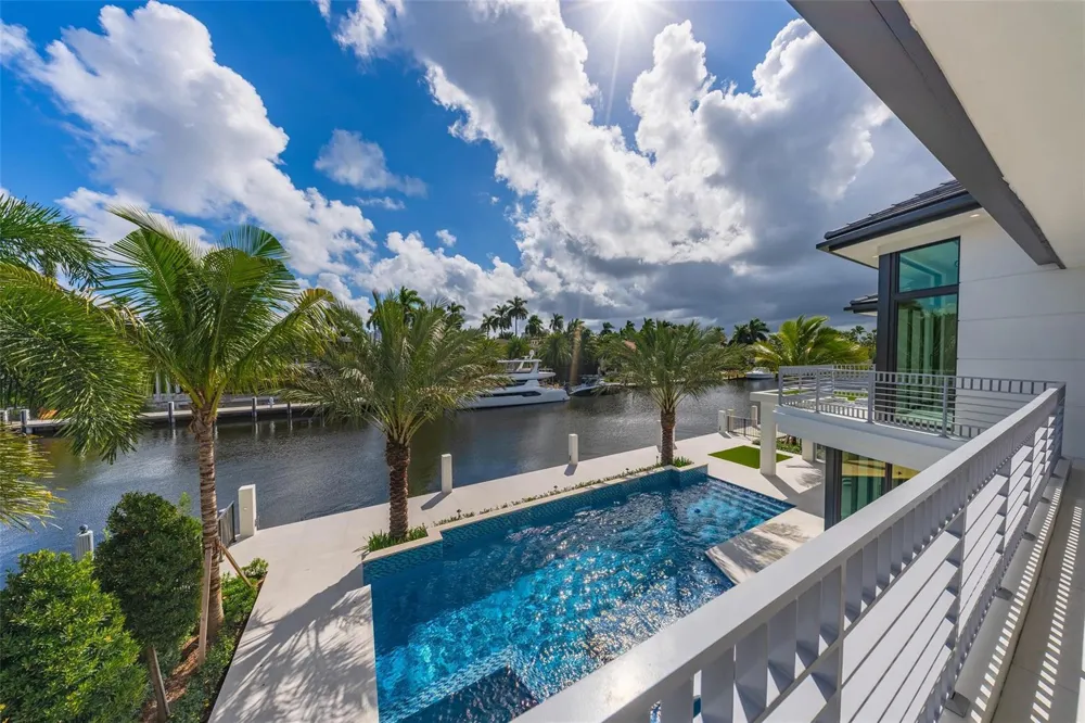 24 Fiesta Way Fort Lauderdale, FL 33301