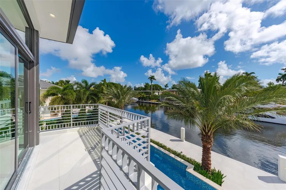 24 Fiesta Way Fort Lauderdale, FL 33301