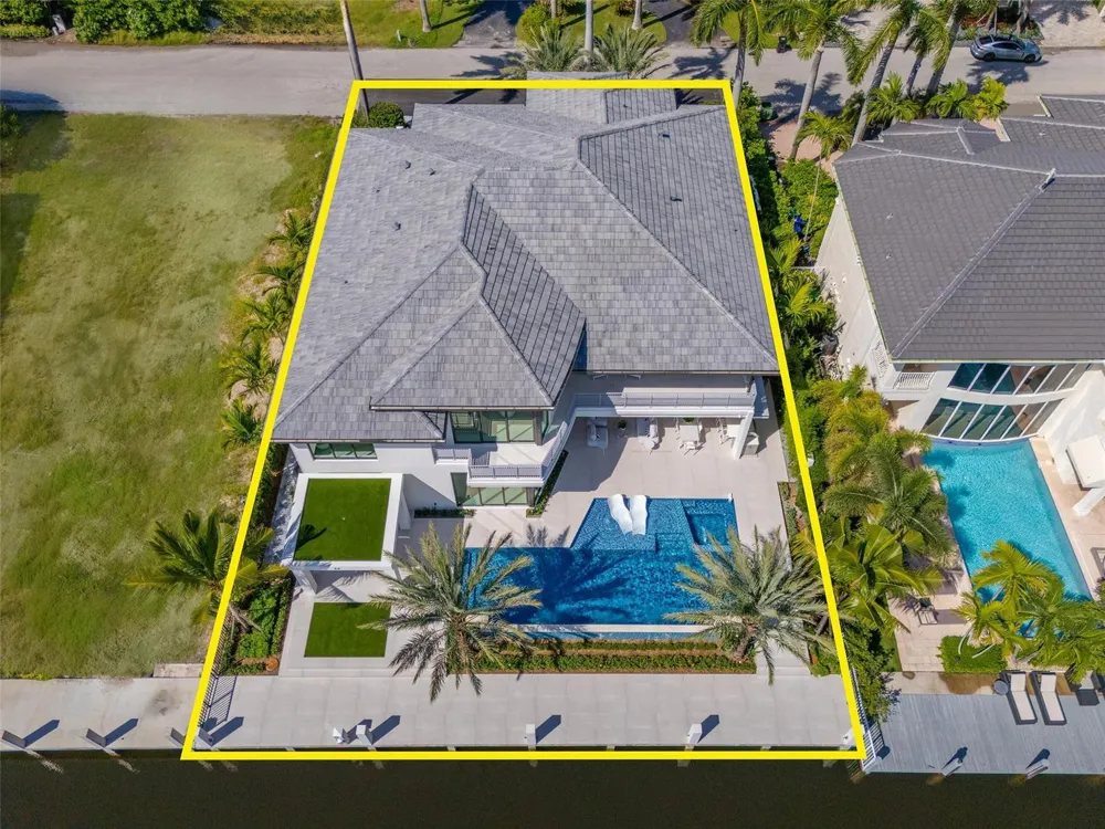 24 Fiesta Way Fort Lauderdale, FL 33301