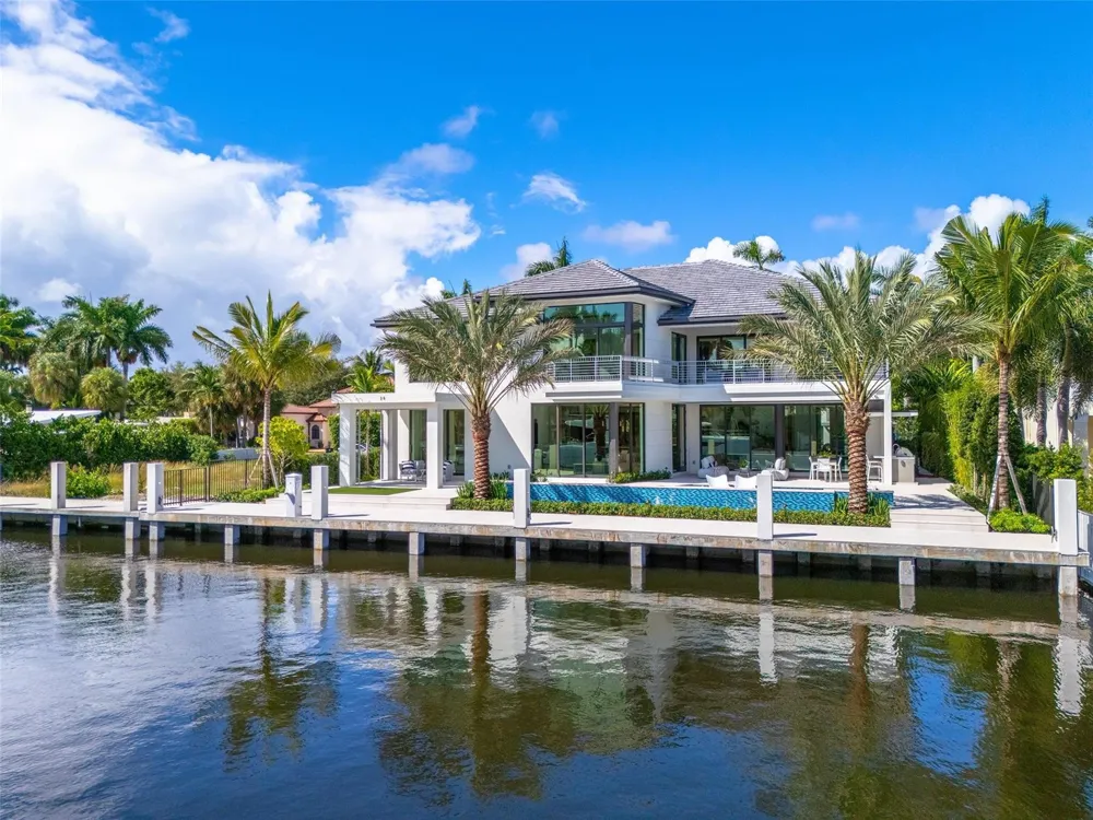 24 Fiesta Way Fort Lauderdale, FL 33301