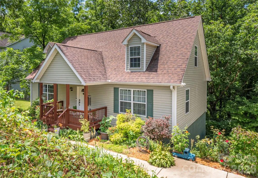 10 E Rolling Acres Drive Weaverville, NC 28787