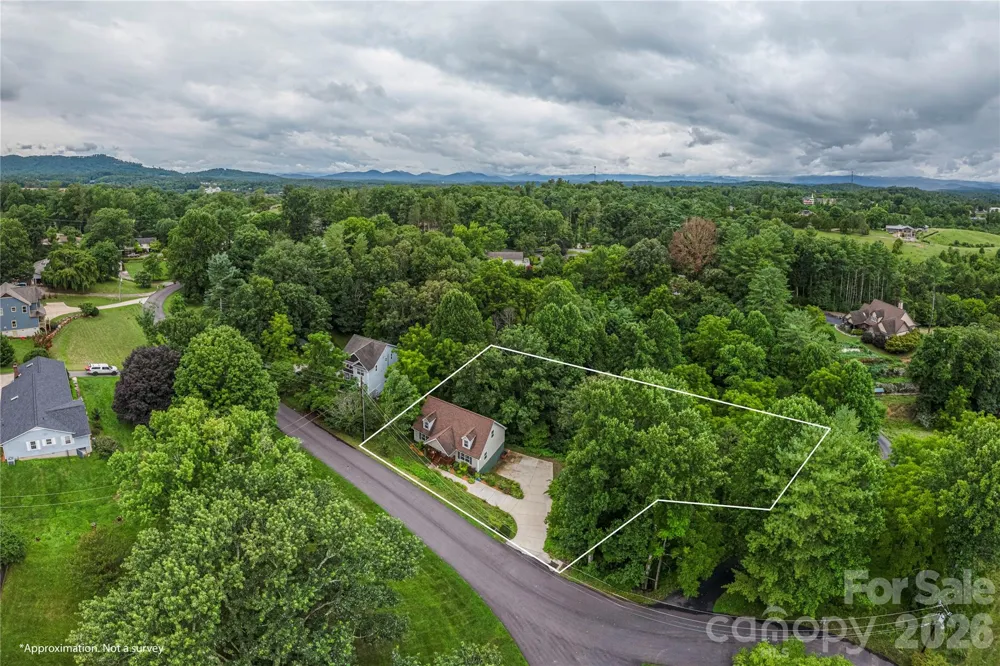 10 E Rolling Acres Drive Weaverville, NC 28787