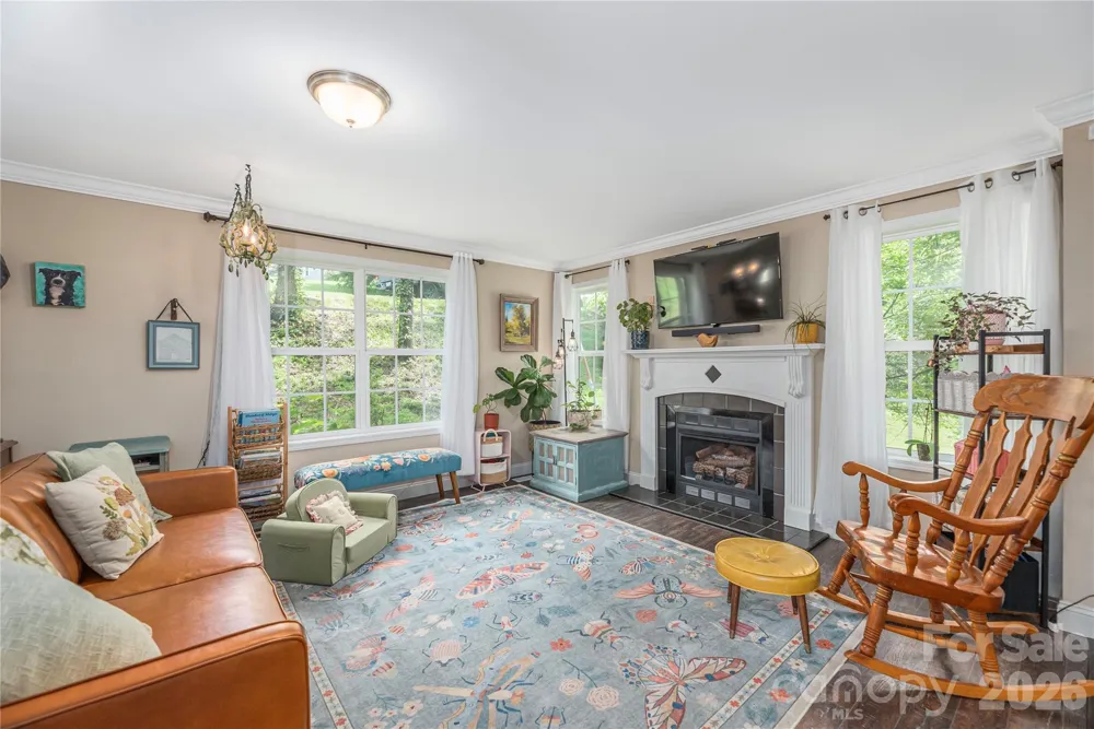 10 E Rolling Acres Drive Weaverville, NC 28787