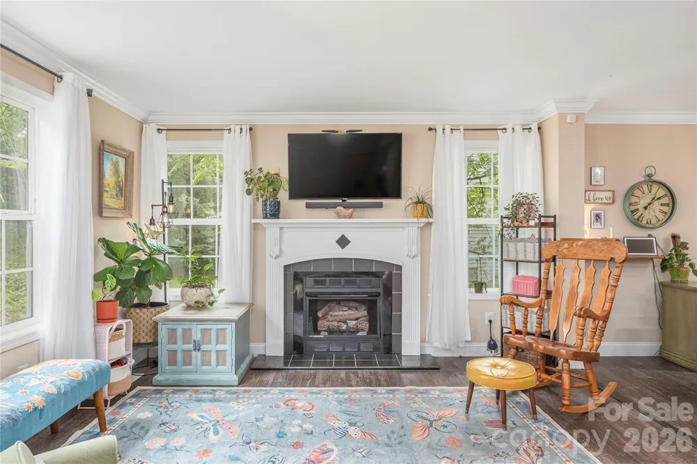 10 E Rolling Acres Drive Weaverville, NC 28787