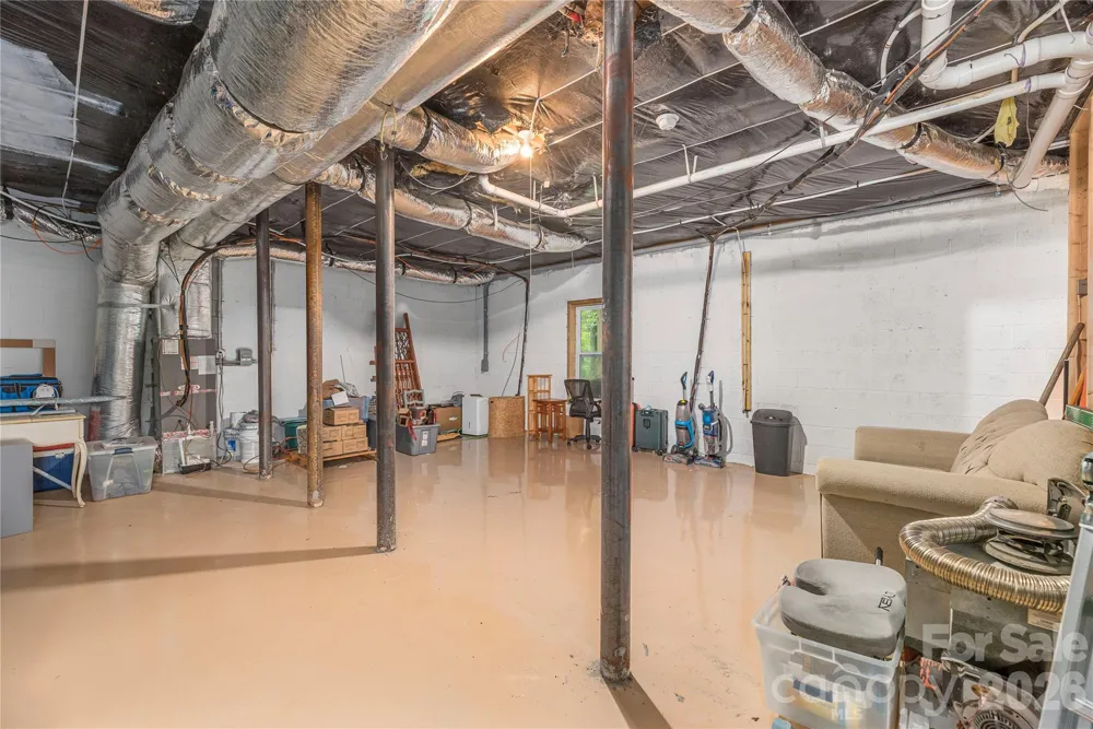 10 E Rolling Acres Drive Weaverville, NC 28787