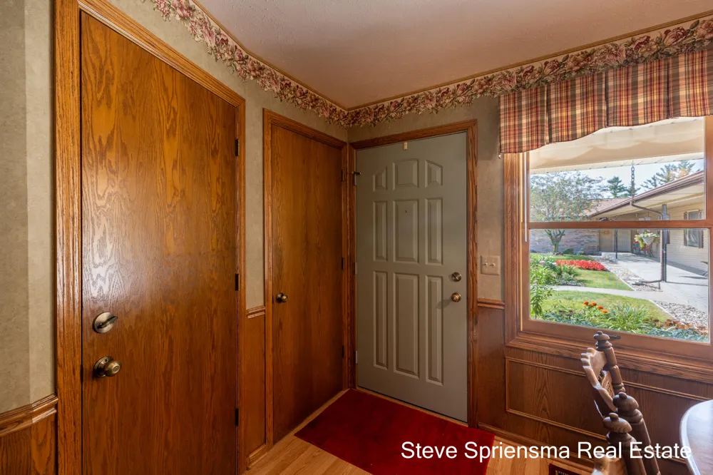 2889 S Wentward Court Hudsonville, MI 49426