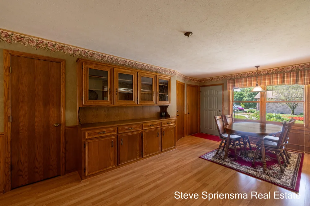 2889 S Wentward Court Hudsonville, MI 49426