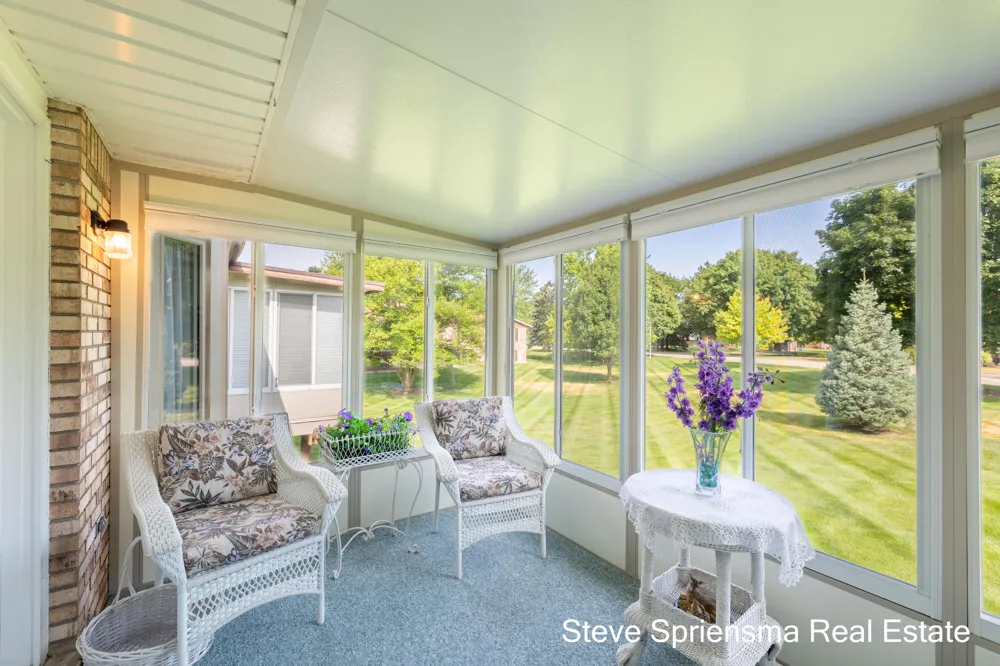 2889 S Wentward Court Hudsonville, MI 49426