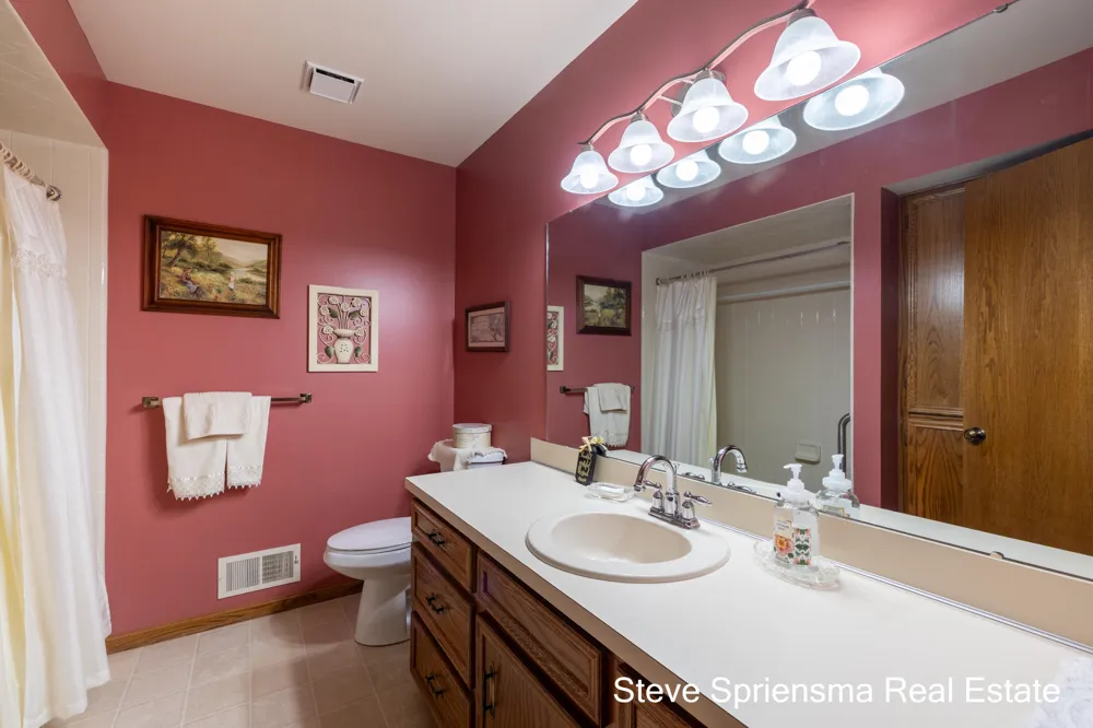 2889 S Wentward Court Hudsonville, MI 49426