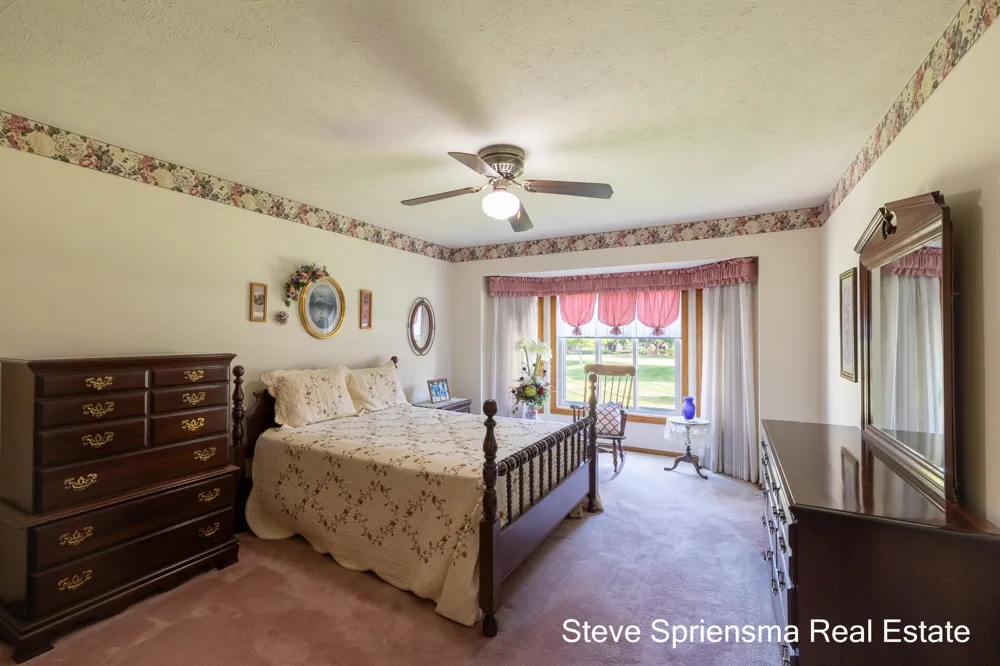 2889 S Wentward Court Hudsonville, MI 49426