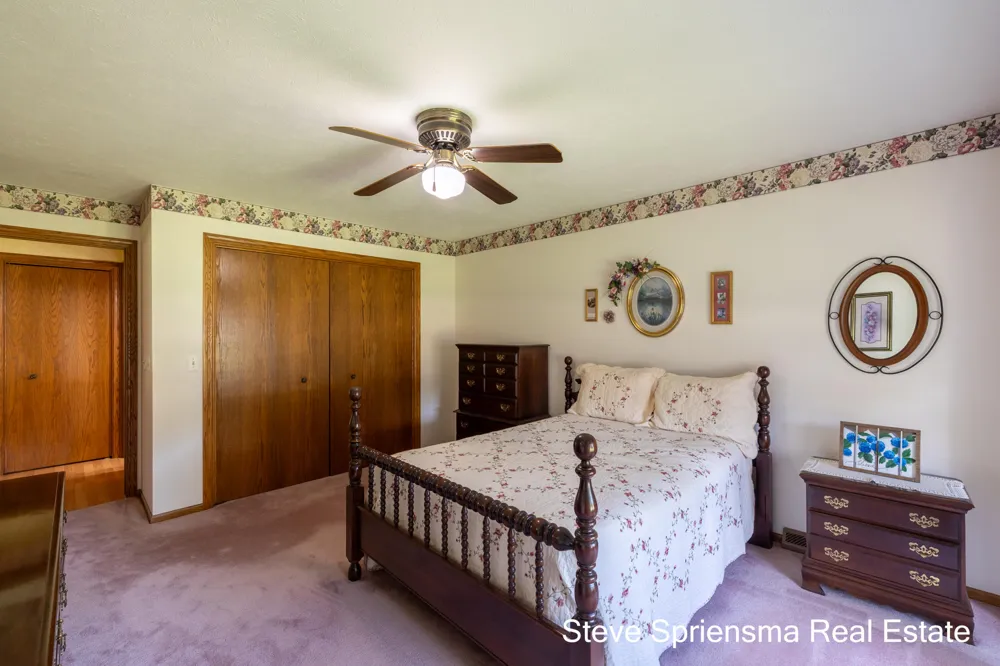 2889 S Wentward Court Hudsonville, MI 49426