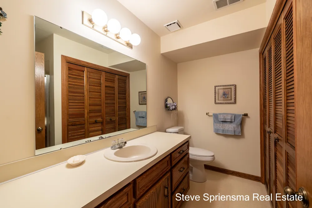2889 S Wentward Court Hudsonville, MI 49426
