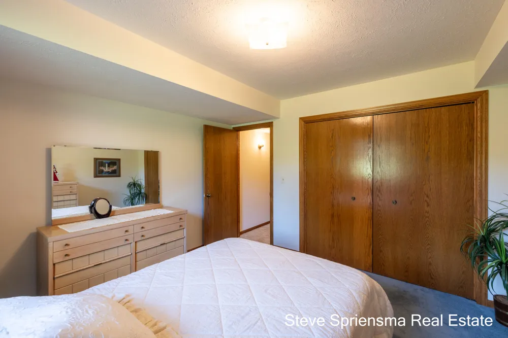 2889 S Wentward Court Hudsonville, MI 49426