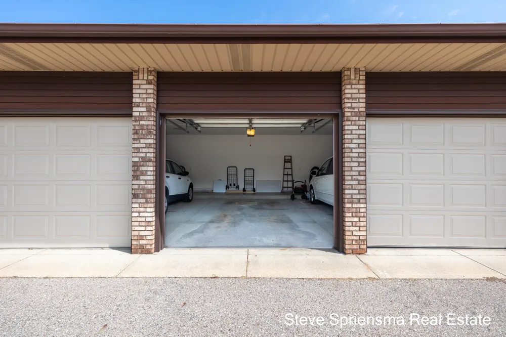 2889 S Wentward Court Hudsonville, MI 49426