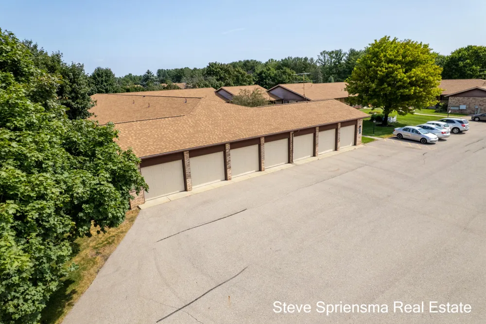 2889 S Wentward Court Hudsonville, MI 49426