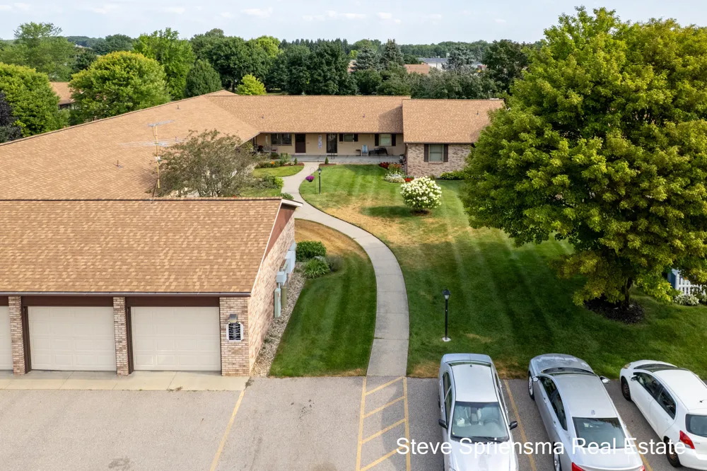 2889 S Wentward Court Hudsonville, MI 49426