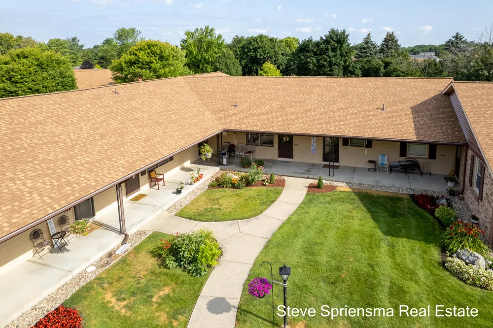 2889 S Wentward Court Hudsonville, MI 49426