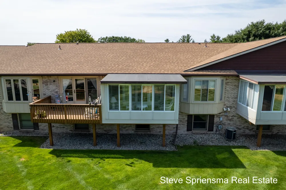 2889 S Wentward Court Hudsonville, MI 49426