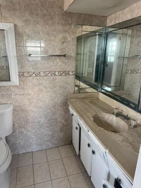 4140 NW 44th Ave #413 Lauderdale Lakes, FL 33319