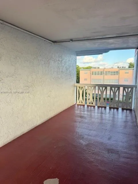 4140 NW 44th Ave #413 Lauderdale Lakes, FL 33319