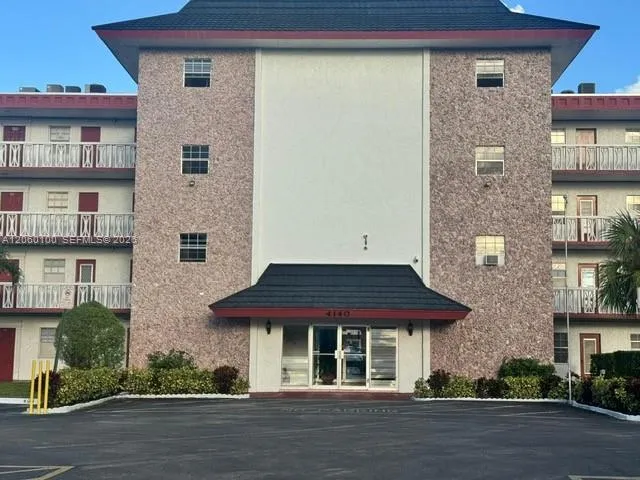 4140 NW 44th Ave #413 Lauderdale Lakes, FL 33319