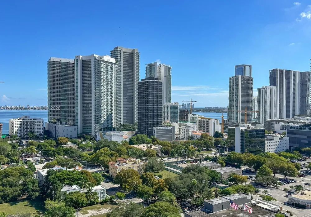 121 NE 34th St #2003 Miami, FL 33137