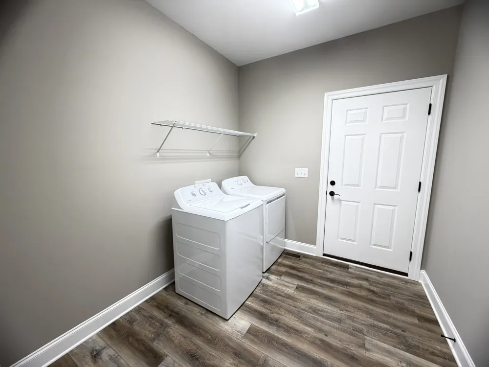 389 Colonial Dr Winchester, TN 37398