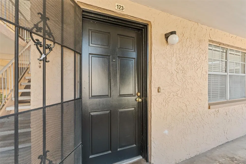 4724 MICHAEL COURT #123 Tampa, FL 33614