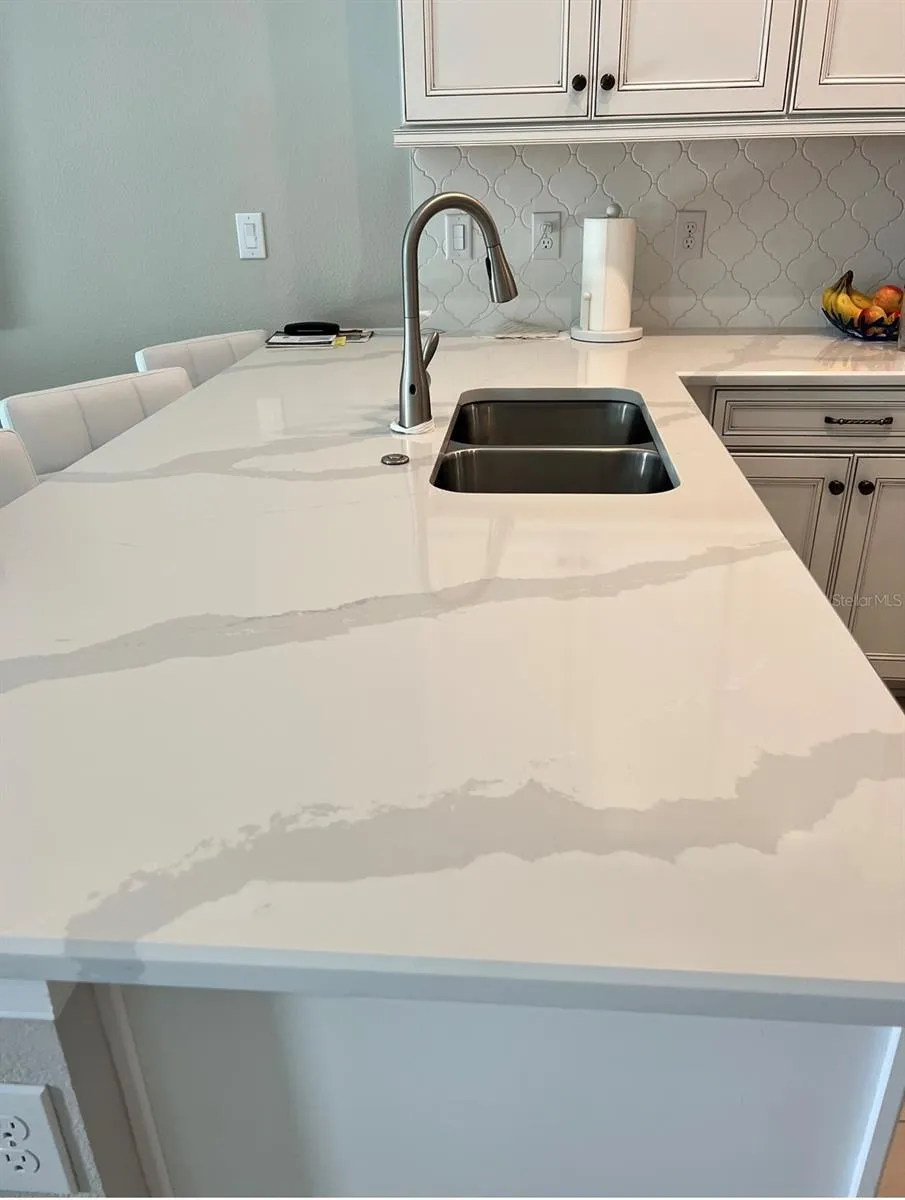 5569 CANNES CIRCLE Sarasota, FL 34231