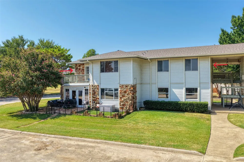 109 Harbor Drive #205 Runaway Bay, TX 76426