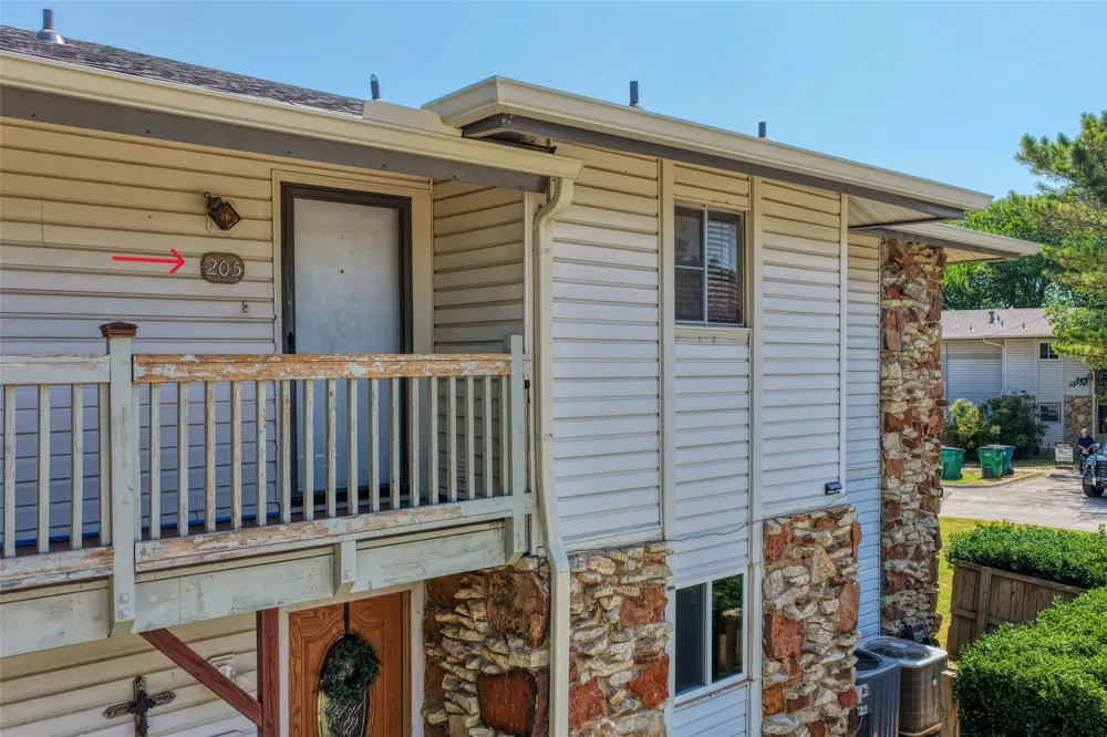 109 Harbor Drive #205 Runaway Bay, TX 76426