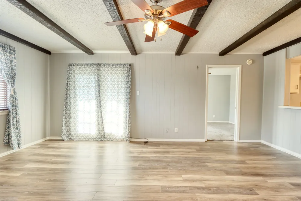 109 Harbor Drive #205 Runaway Bay, TX 76426