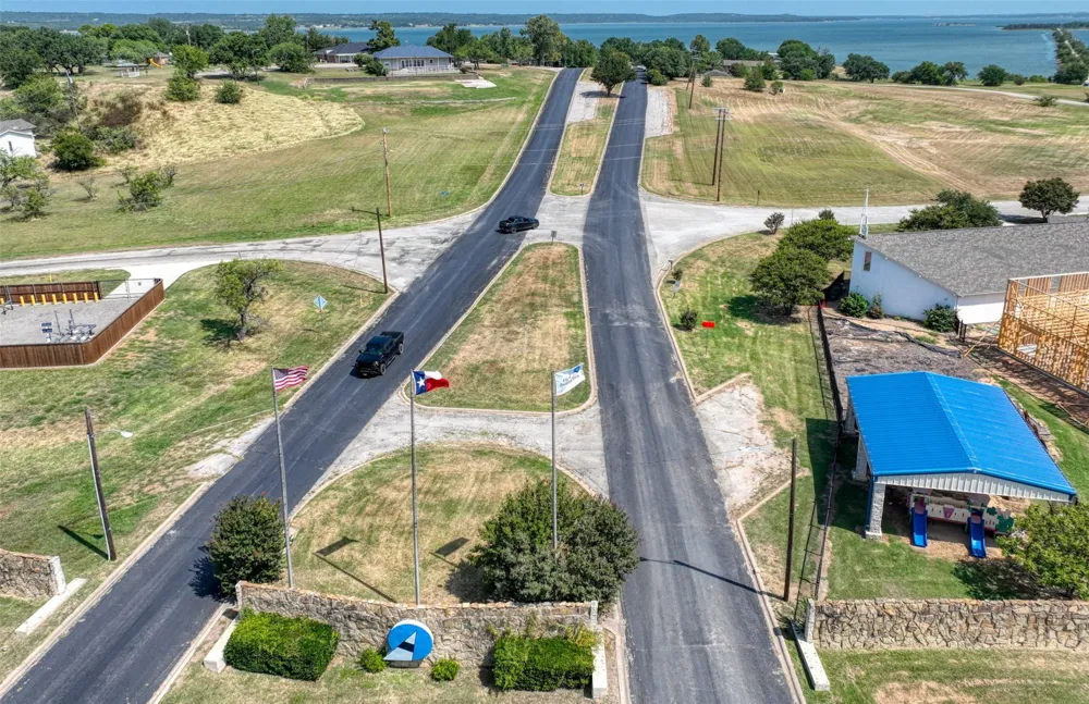 109 Harbor Drive #205 Runaway Bay, TX 76426