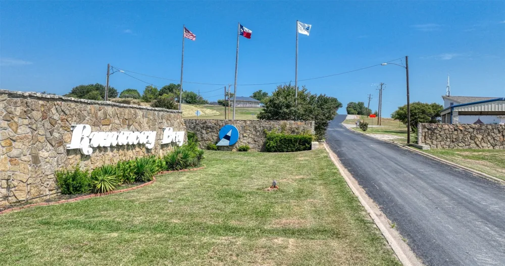 109 Harbor Drive #205 Runaway Bay, TX 76426
