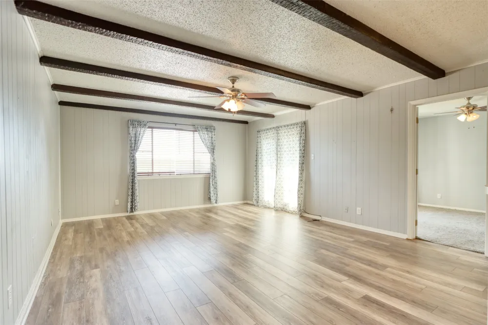 109 Harbor Drive #205 Runaway Bay, TX 76426
