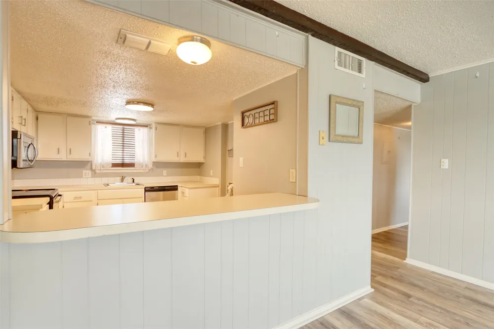 109 Harbor Drive #205 Runaway Bay, TX 76426