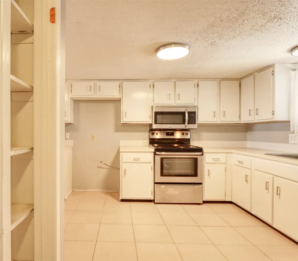 109 Harbor Drive #205 Runaway Bay, TX 76426