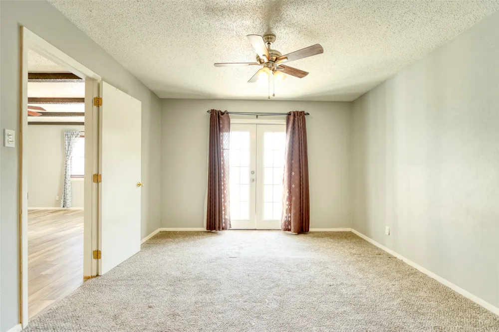109 Harbor Drive #205 Runaway Bay, TX 76426