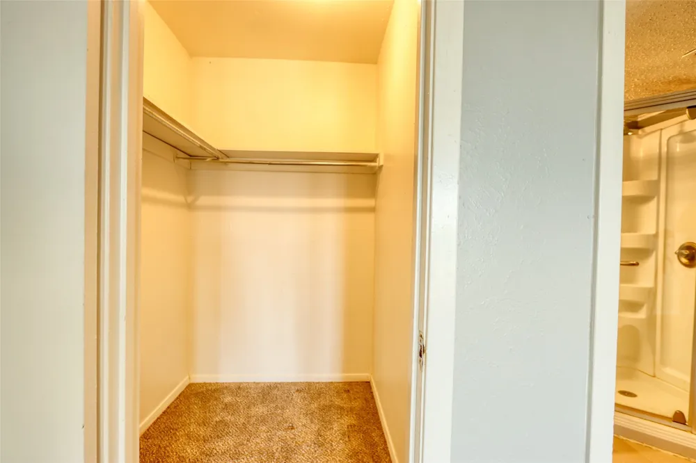 109 Harbor Drive #205 Runaway Bay, TX 76426
