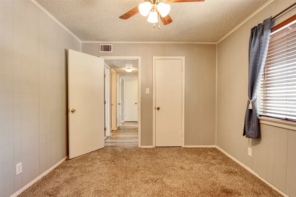 109 Harbor Drive #205 Runaway Bay, TX 76426